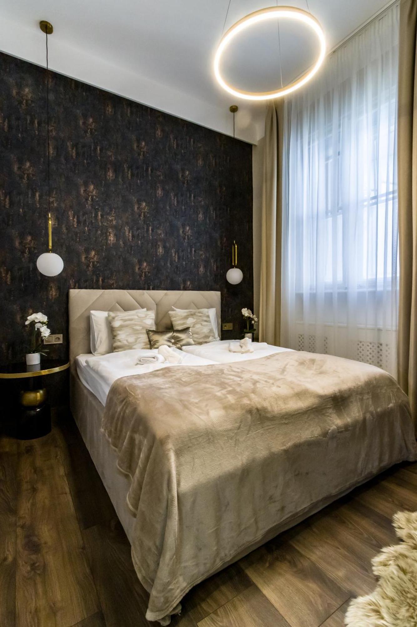 N16 Deluxe Apartment Boedapest Buitenkant foto