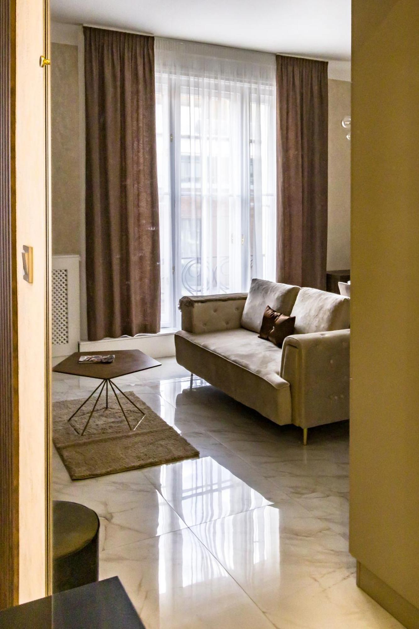 N16 Deluxe Apartment Boedapest Buitenkant foto