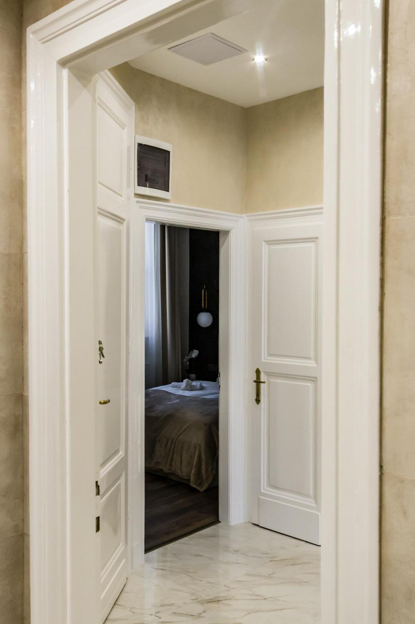 N16 Deluxe Apartment Boedapest Buitenkant foto