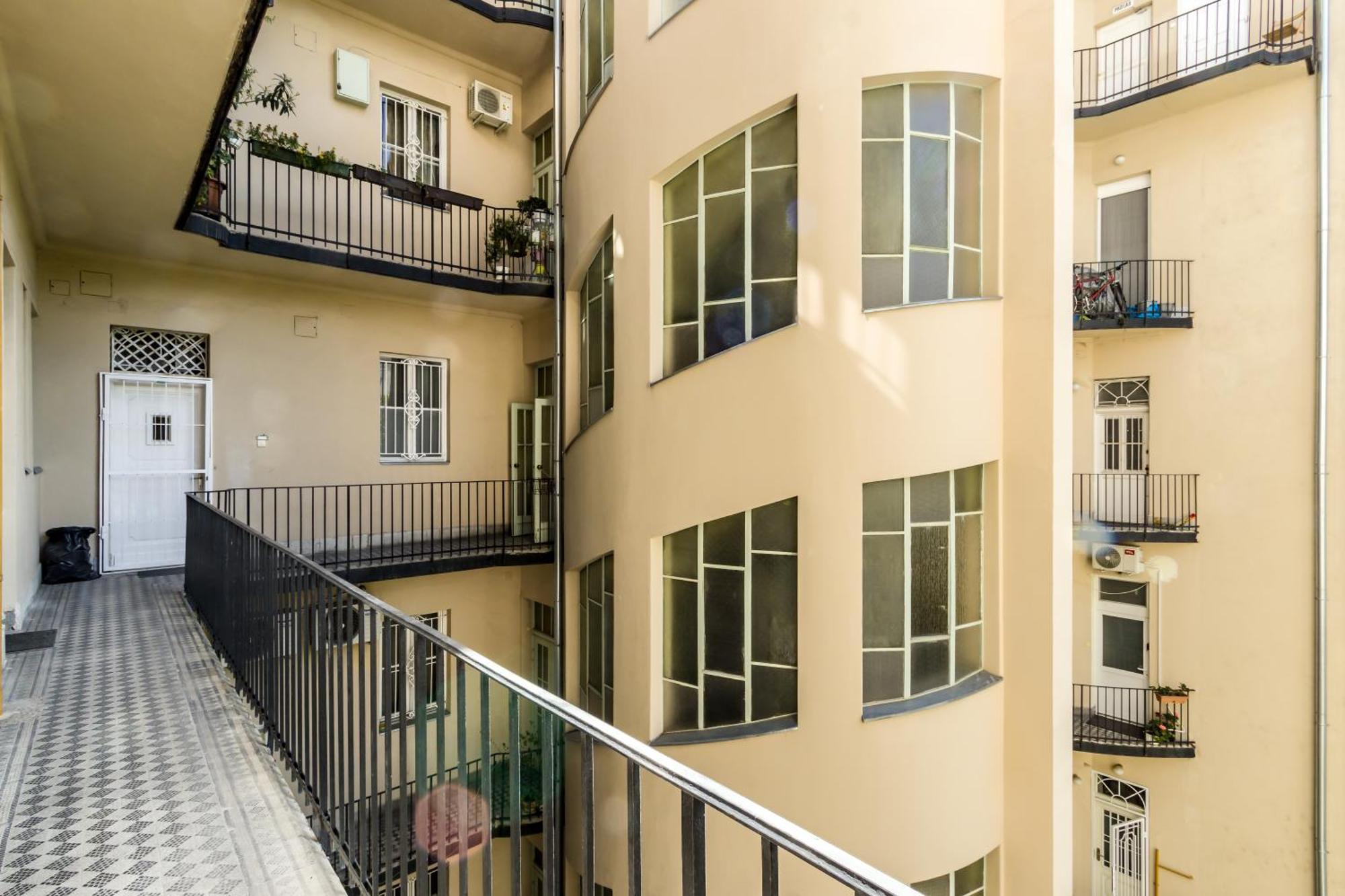 N16 Deluxe Apartment Boedapest Buitenkant foto